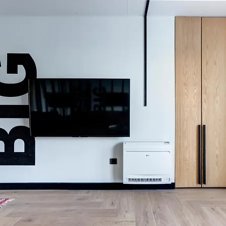 Amuse Bouche By Skabrin