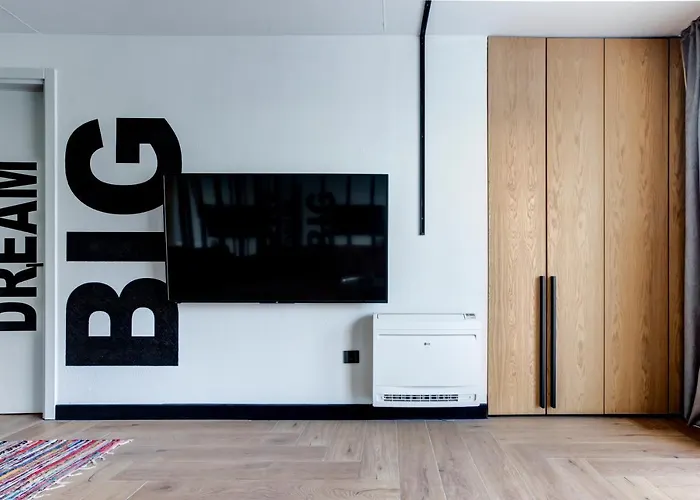 Amuse Bouche By Skabrin