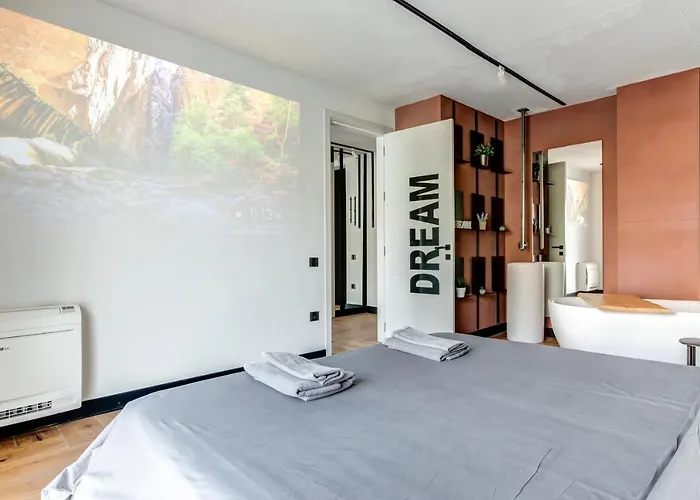 Amuse Bouche By Skabrin * Банско